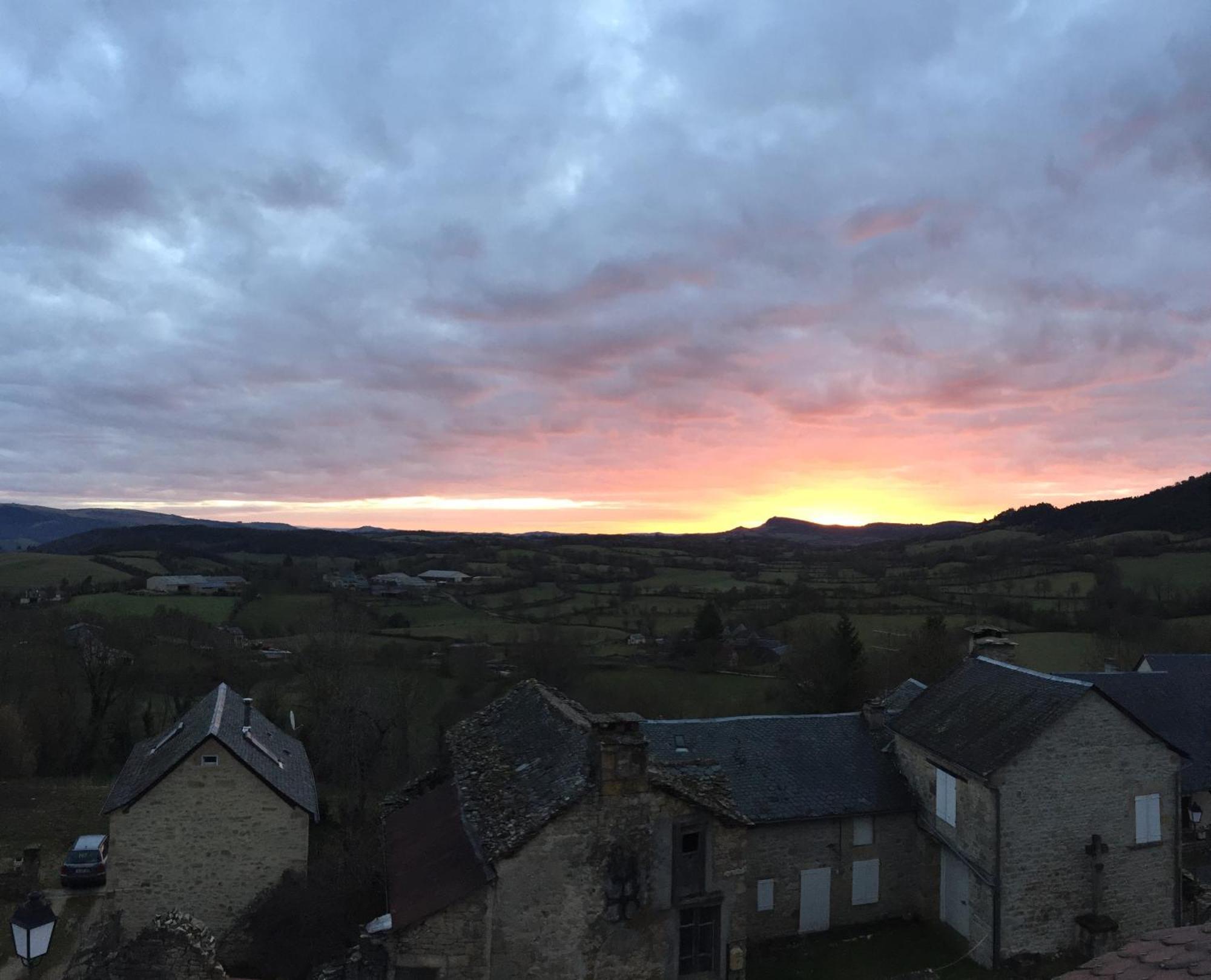 L'Echappee Belle, Vue Panoramique Sur La Campagne Villa Saint-Saturnin-de-Lenne Eksteriør billede
